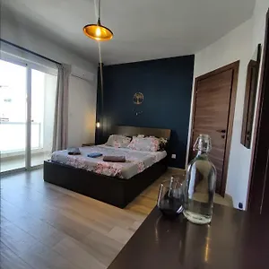 https://deluxe-private-bedroom-with-private-bathroom-inside-the.hotelssaintjulians.com
