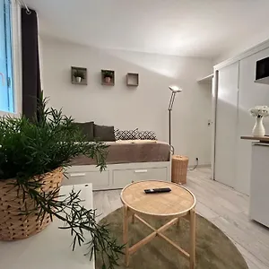  Appartement Au Charme Des Carmes - T1 Sur Cour - Metro A & B